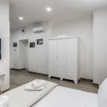 Rafilina's House 住宿加早餐酒店 那不勒斯